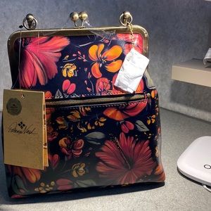 A brand new Patricia Nash handle bag